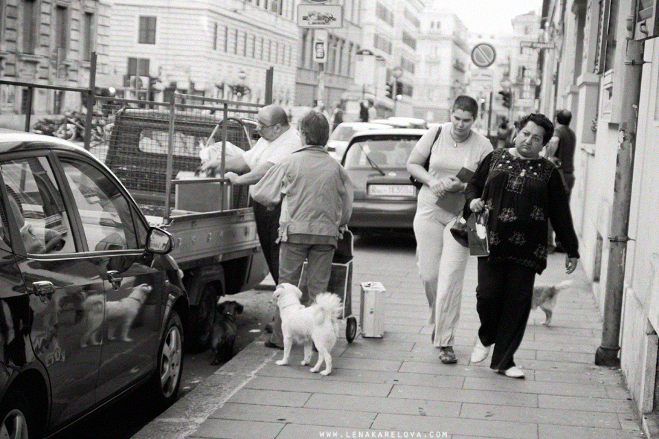 people-street-life-rome-italy