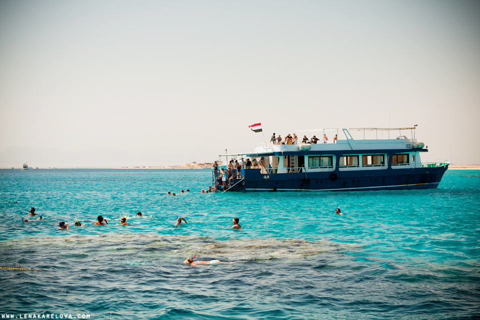 rent a boat trip and snork at red sea Hurgada