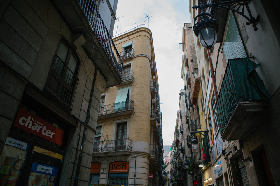  Barcelona street photography - Lena Karelova Photography