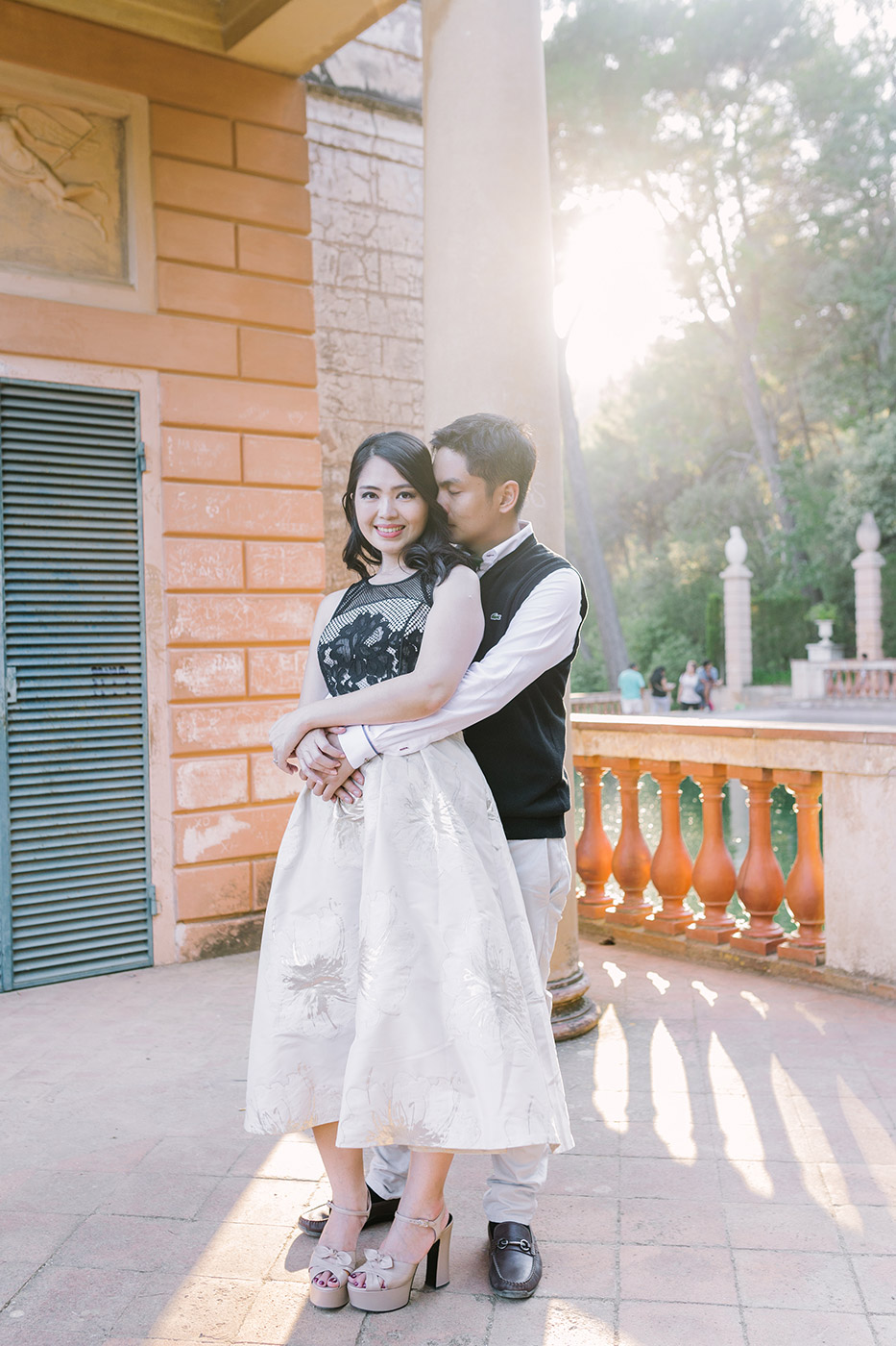 Elegant Couple Engagement in Barcelona | Fin Art Photographer | Lena Karelova Photography| Elegant pre wedding photoshoot Barcelona
